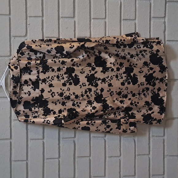 Worthington Stretch Tan/Black Satiny Soft Button-Up Tunic. Size Medium NWOT - Picture 8 of 10